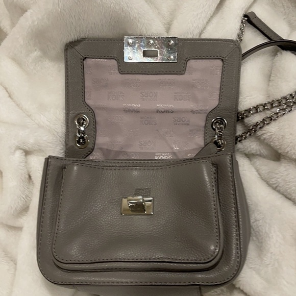 Michael Kors purse - Picture 5 of 10